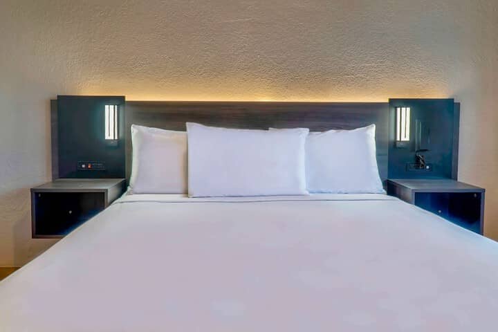Room 8 of 26