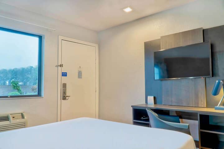 Room 13 of 26