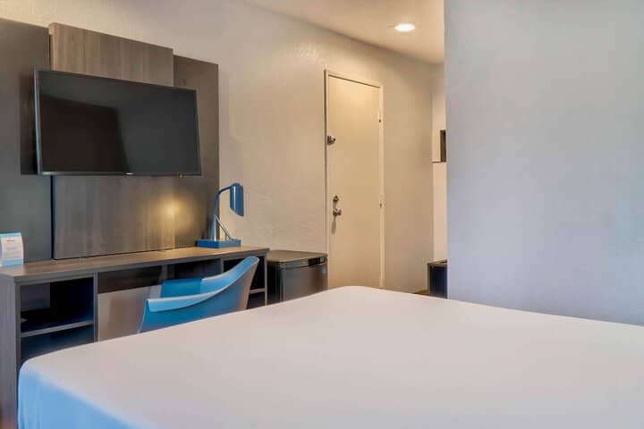 Room 12 of 26